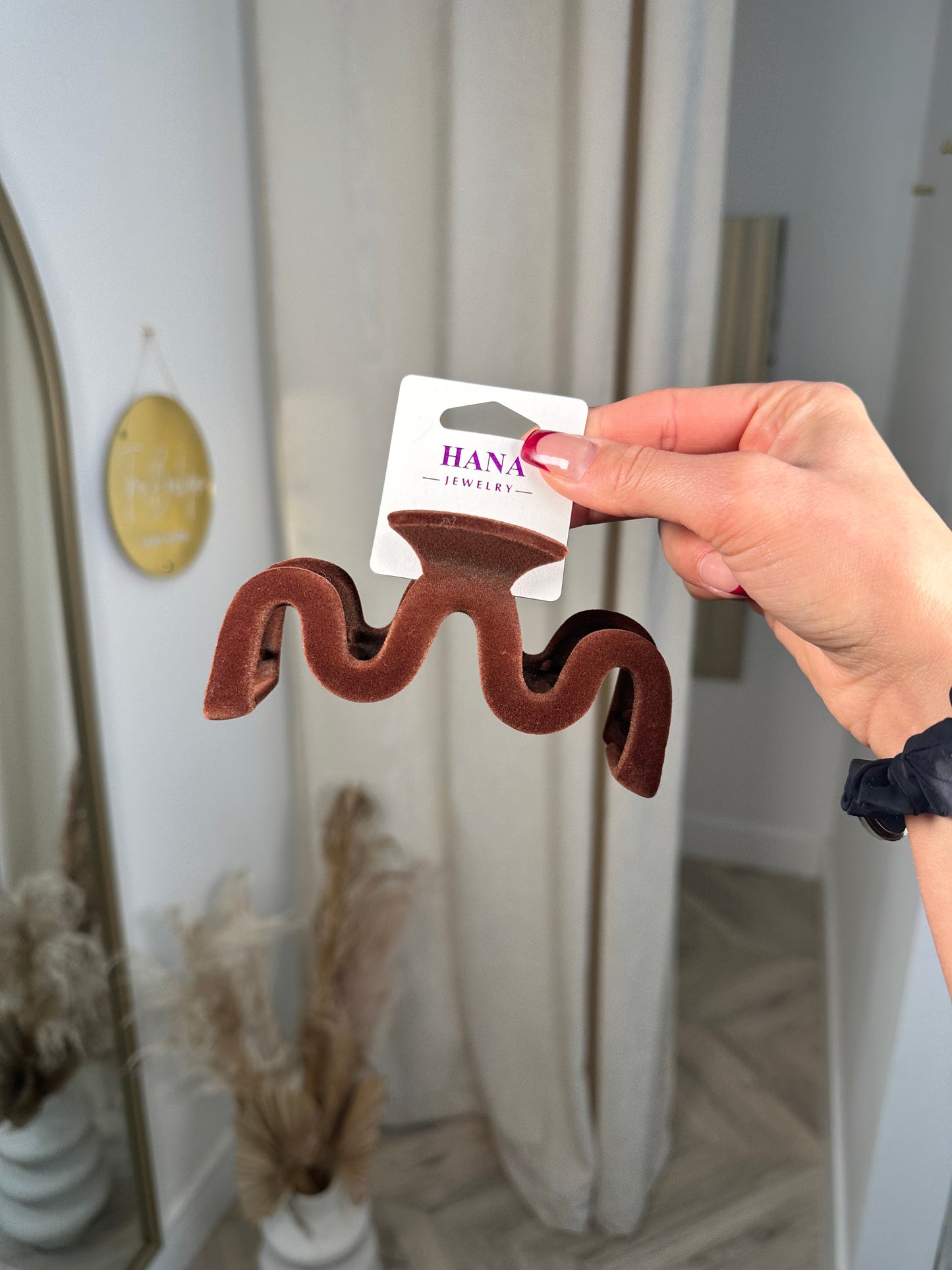 Penny Velour Claw Clip