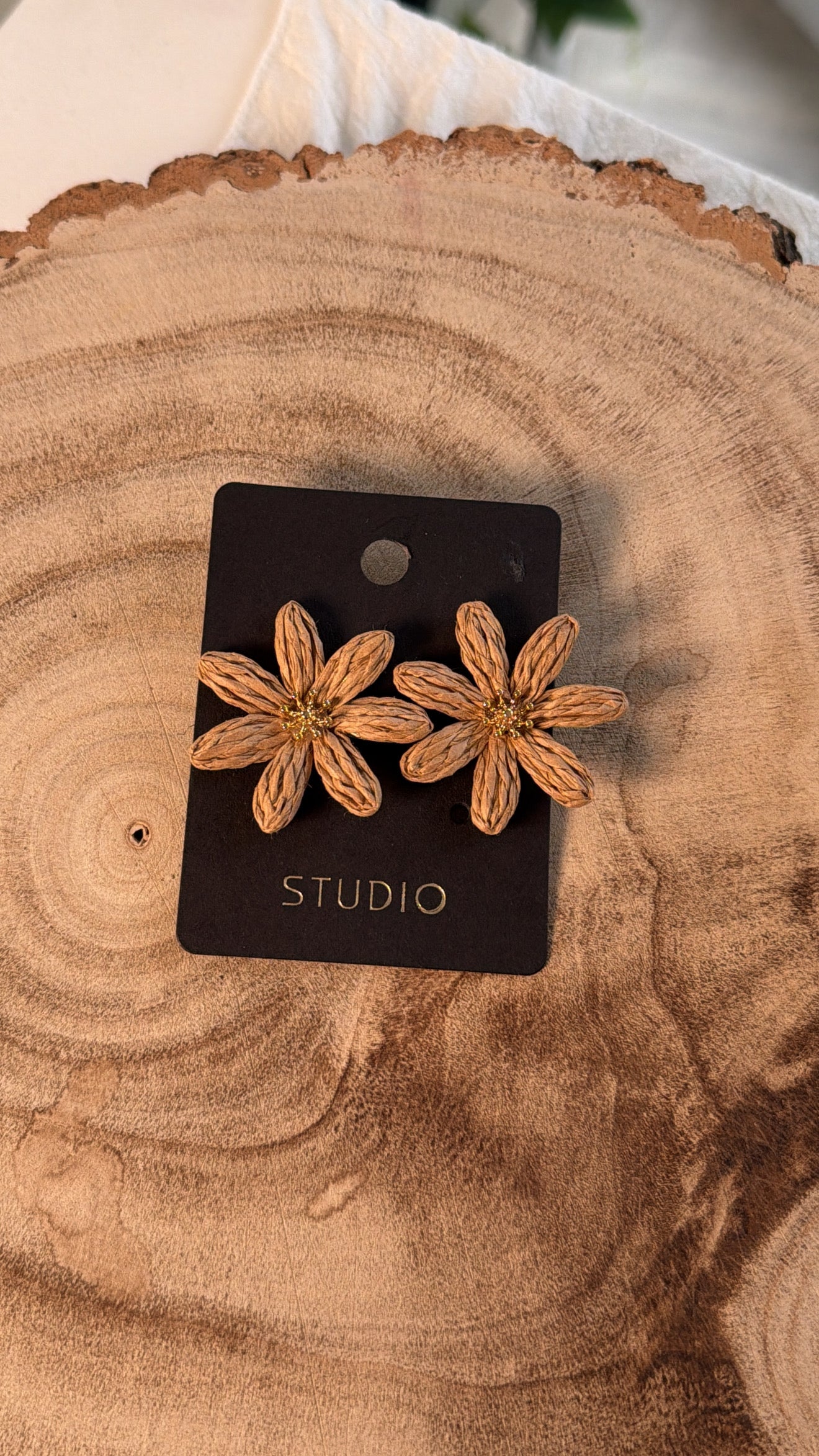 Sandy Spark Daisy Earrings - Tan