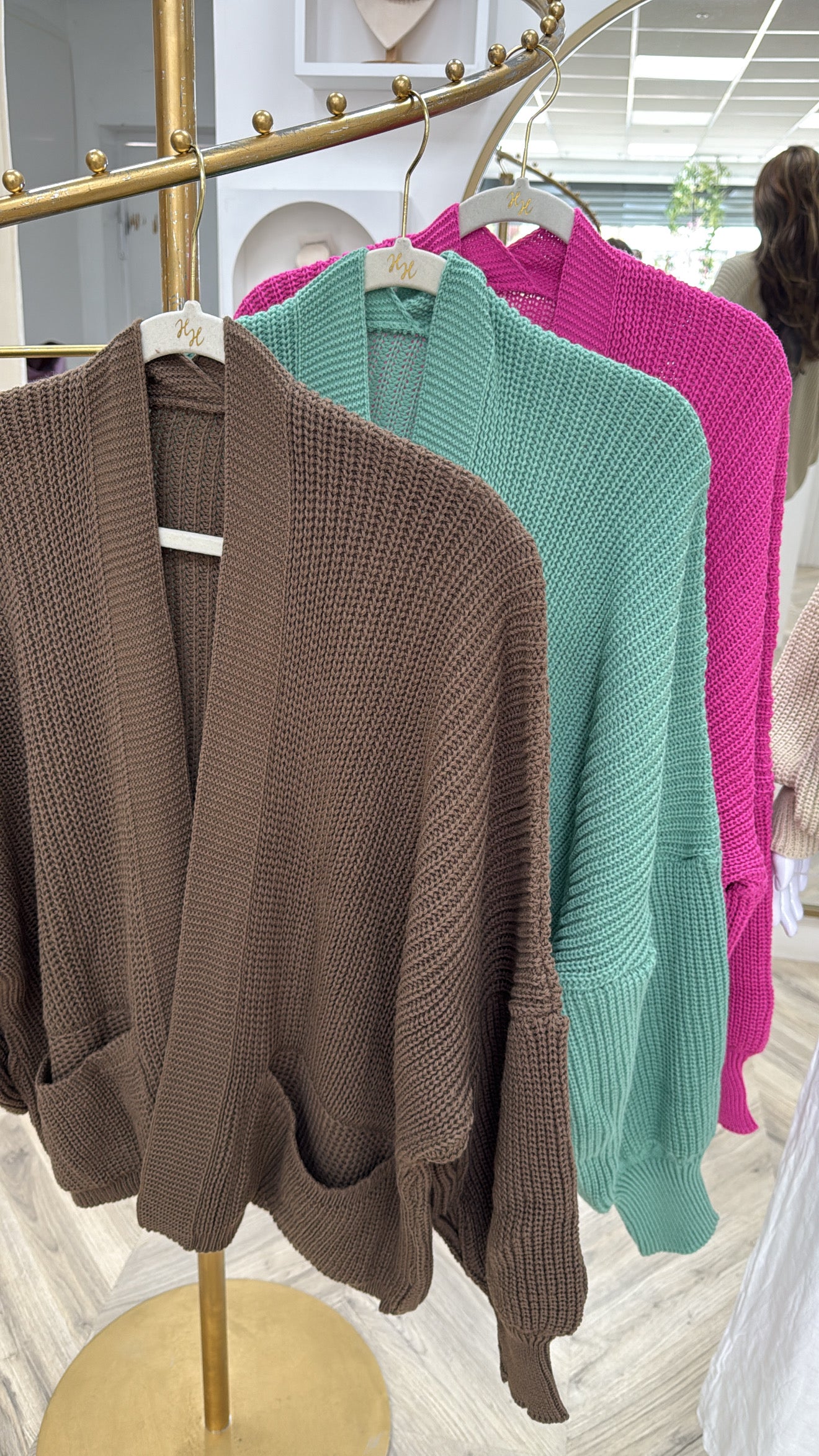 Short Balloon Sleeved Cardigans
