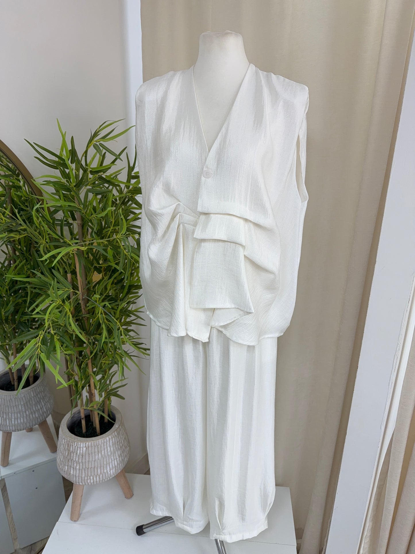 Eloise Vest Top - White