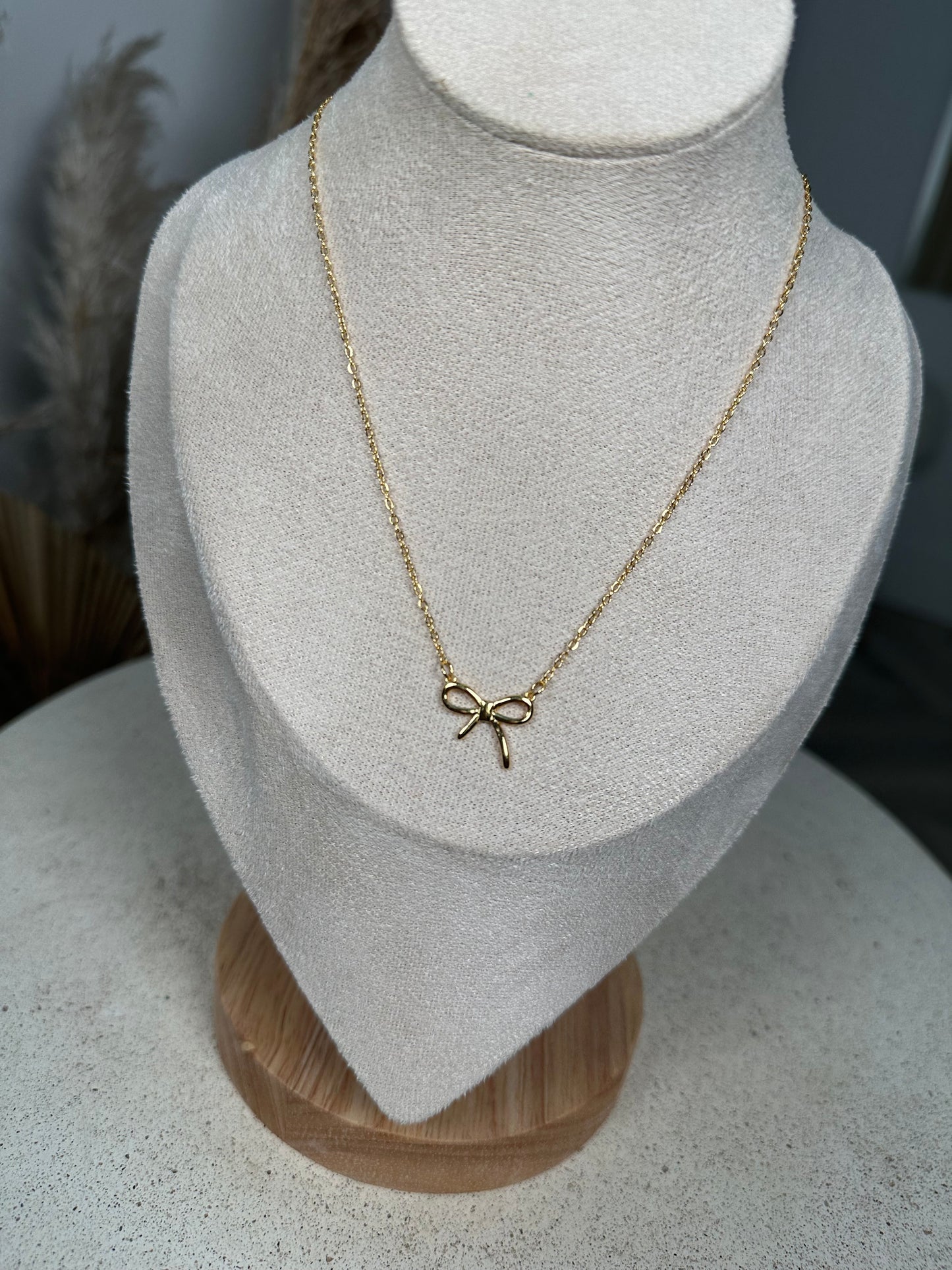 Dainty Bow Necklace - Gold