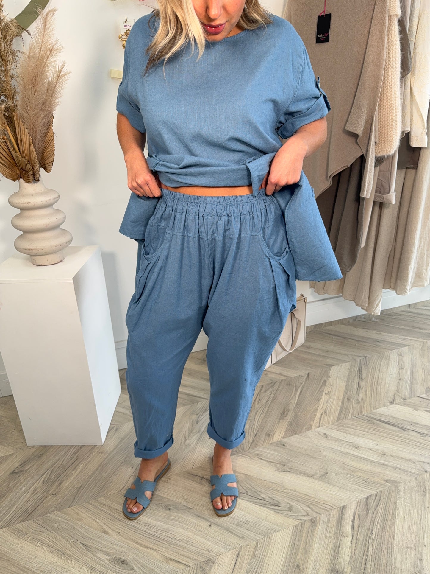 CURVE Safia Balloon Style Linen Trousers - Blue