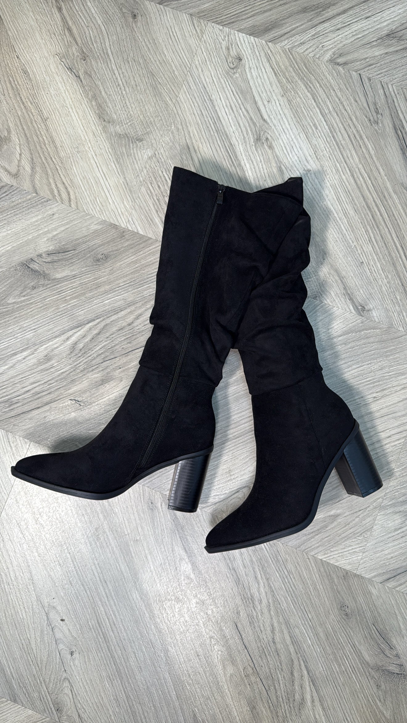 Esta Suede Boots - Black