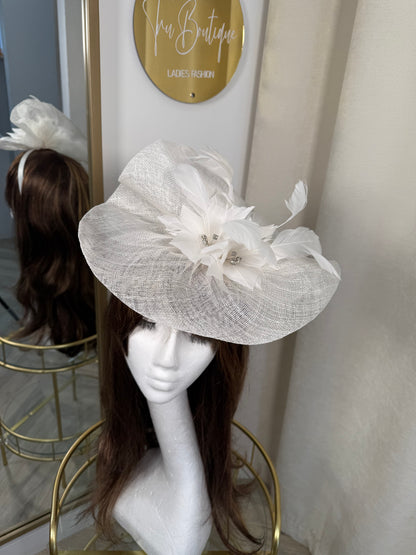 Oelna Fascinator - White