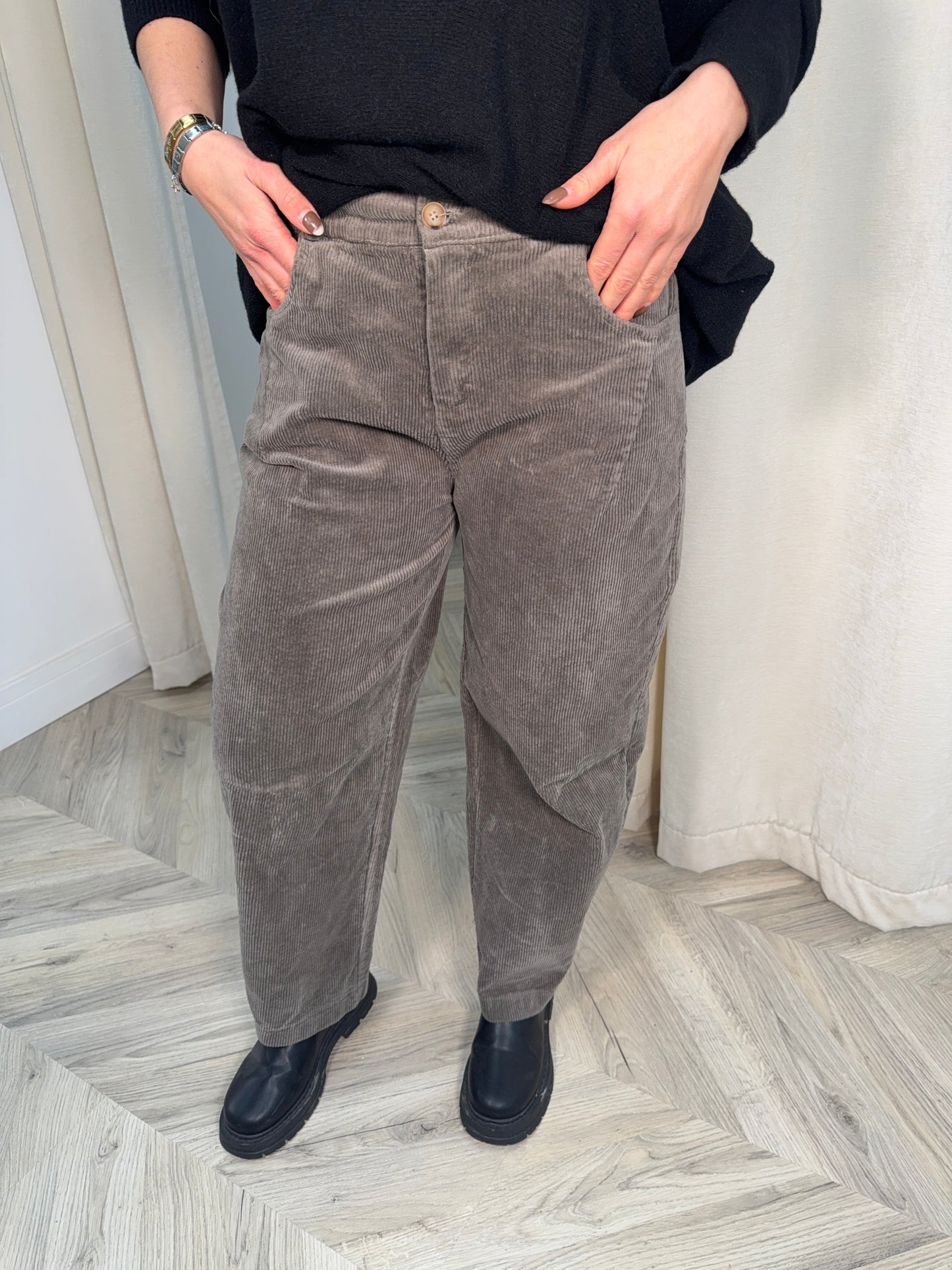 Bianca Balloon Style Suede Trousers - Mushroom