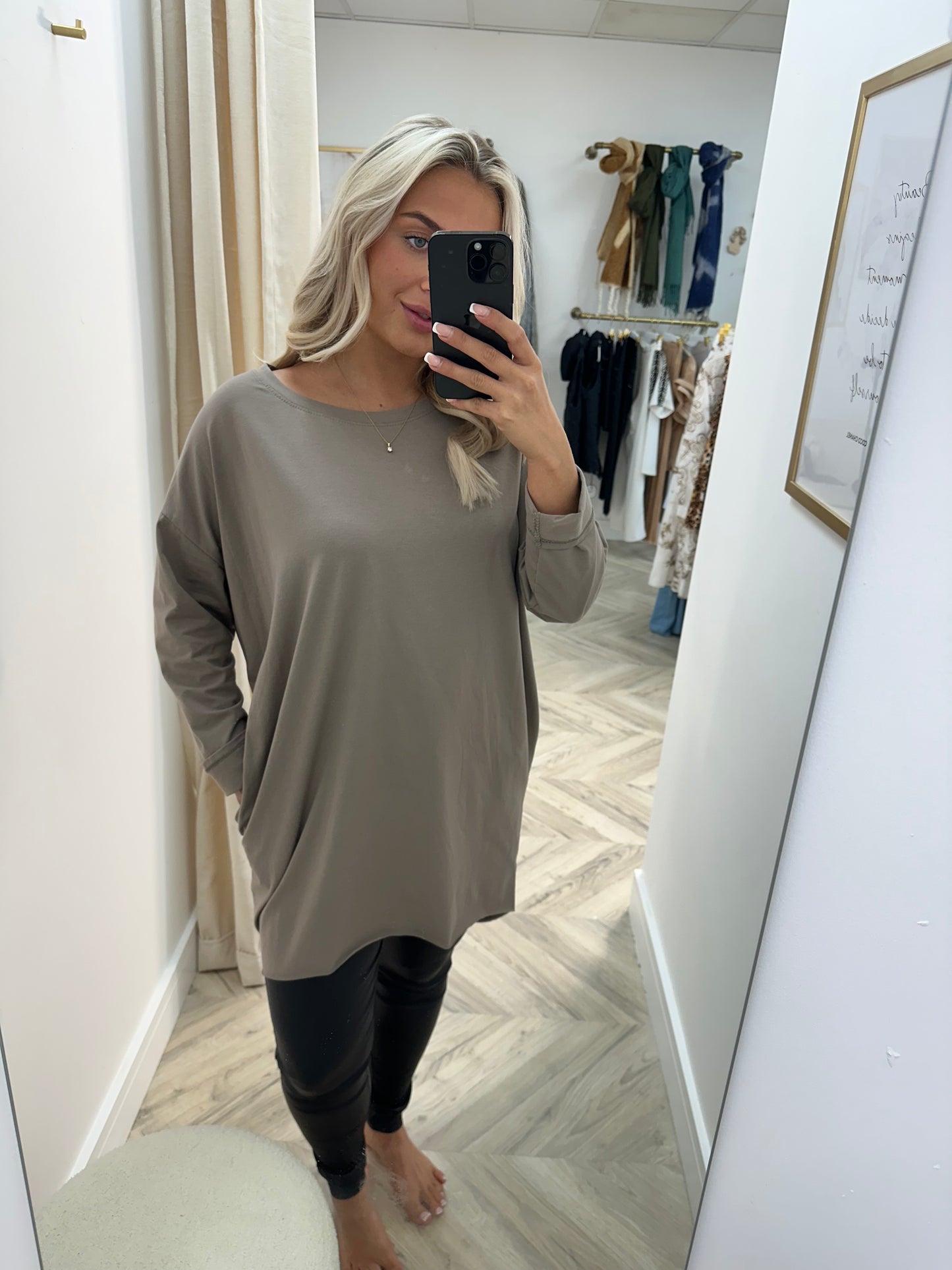 Long Sleeved Savannah Basic Pocketed T-Shirt - HAZELNUT