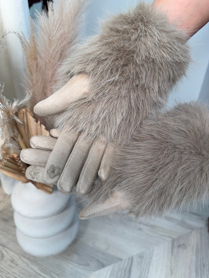 Glacé Fur Gloves - Hazelnut